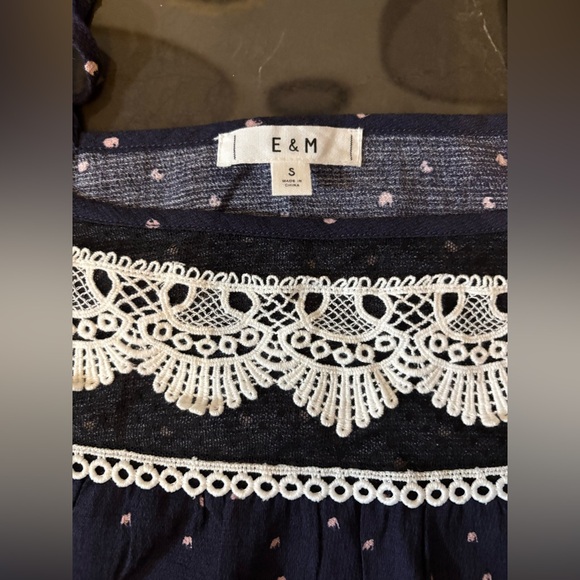 E & M Navy Blue Polka Dot Lace Trim Top Size Small Boho Embroidered Festival - Picture 9 of 12